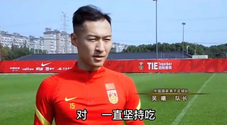 谈到胜利，他说道：“我们就是利用了我们的阵容深度和体型优势。